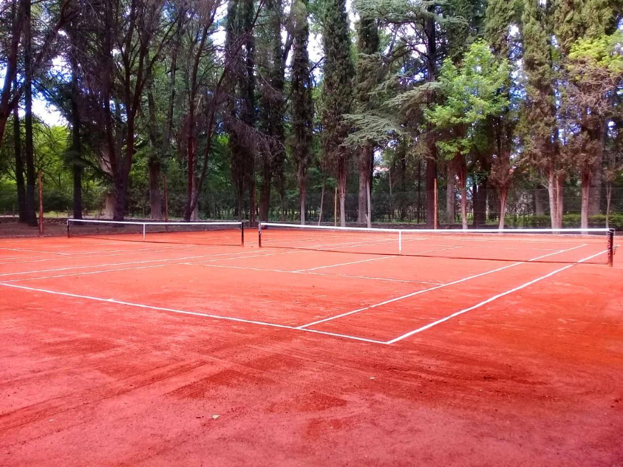 Hotel San Huberto Tenis Nono Esterno foto